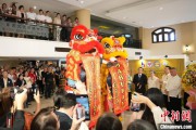 夫妻婚姻中国驻菲律宾大使与菲候任外长共同出席庆祝中菲建交50周年图片展
